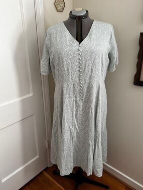 Ivy City Co | Allie Floral Dress | light blue Floral Button-Front Midi Dress